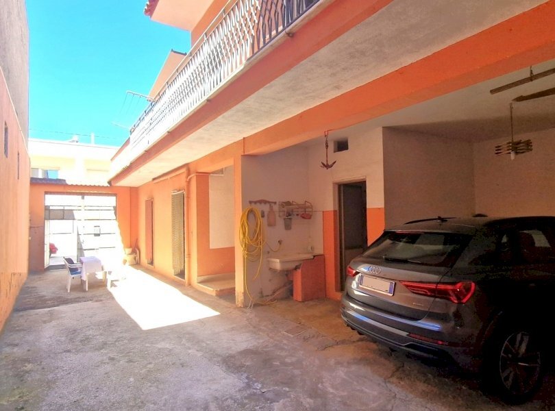 Casa indipendente Mondragone - foto 1