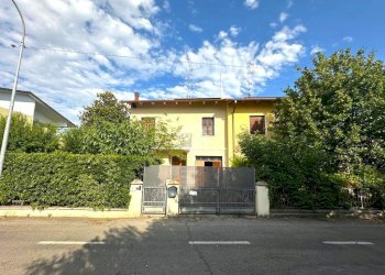 Porzione di casa Via Eugenio Montale, Medolla - foto 1