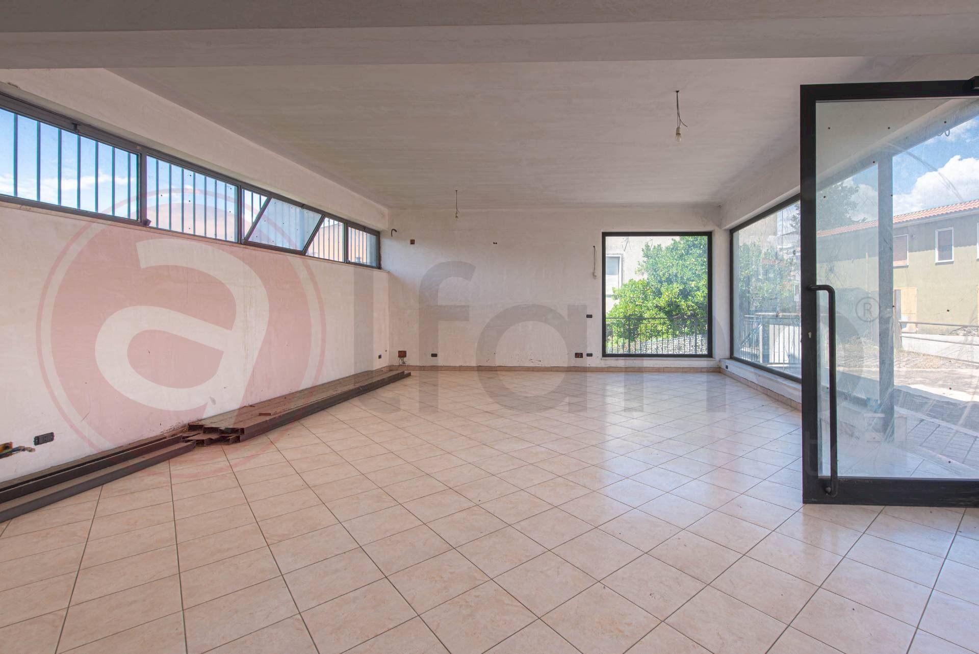 Foto 2 - Locale Commerciale Via Riviera Liri Primo
 
8, Ceprano - foto 2