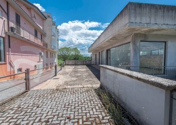 Foto 7 - Locale Commerciale Via Riviera Liri Primo
 
8, Ceprano - foto 7