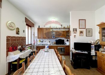 Sala da pranzo - Casa indipendente Contrada Villa Andreoli
 
196, Lanciano - foto 15