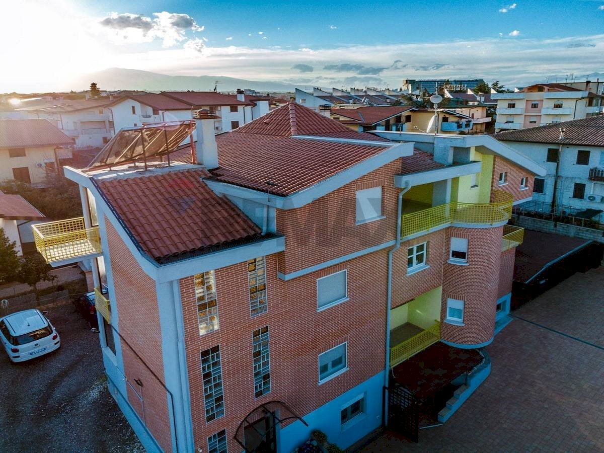 Edificio all\'aperto - Attico Via Borgata Pozzo
7, Santa Maria Imbaro - foto 2