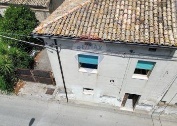 Edificio all\'aperto - Independent house Via IV Novembre
 
6, Frisa - photo 3