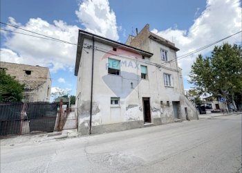 Edificio all\'aperto - Independent house Via IV Novembre
 
6, Frisa - photo 12