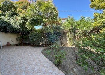 Giardino - Casa semi indipendente Santa Giusta
 
97/C, Lanciano - foto 6