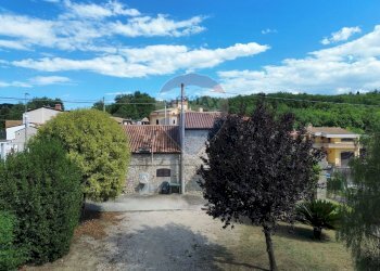 Casa all\'aperto - Casa indipendente Via San Tommaso
 
126, Perano - foto 5