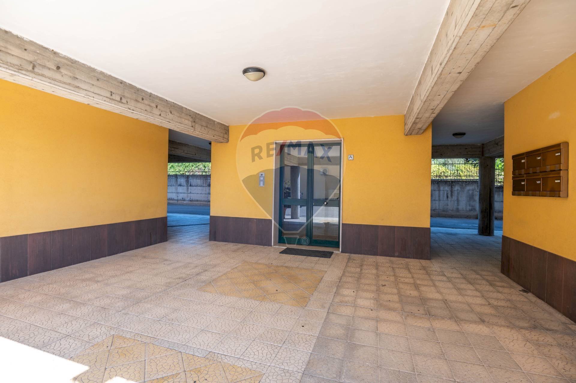 Ricezione / Lobby - Quadrilocale Via Giuseppe D'Andrea
 
2, Caltagirone - foto 3