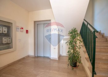 Ricezione / Lobby - Quadrilocale Via Giuseppe D'Andrea
 
2, Caltagirone - foto 9