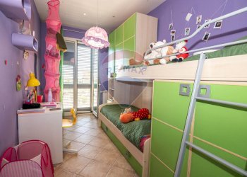 Camera / camera da letto - Quadrilocale Via Giuseppe D'Andrea
 
2, Caltagirone - foto 22