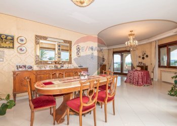 Sala da pranzo - Villa Via Brenta
 
48, Augusta - foto 12