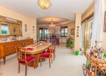 Sala da pranzo - Villa Via Brenta
 
48, Augusta - foto 19