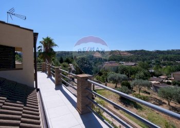 Balcone - Villa Contrada Cannarozzo
 
snc, Piazza Armerina - foto 42