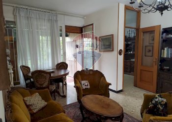 Sala da pranzo - Quadrilocale Via Pavone
 
2A, Ivrea - foto 4