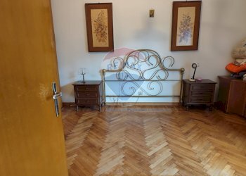 Camera / camera da letto - Quadrilocale Via Pavone
 
2A, Ivrea - foto 10