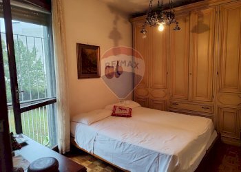 Camera / camera da letto - Quadrilocale Via Pavone
 
2A, Ivrea - foto 14