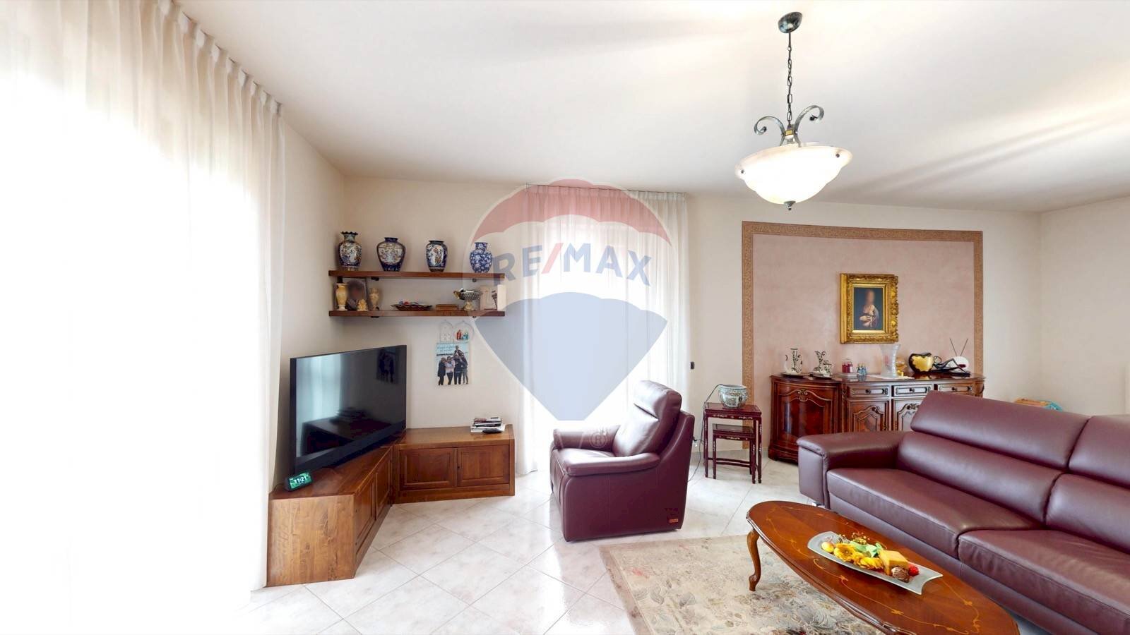 Soggiorno - Villa Via Enrico Toti
 
350, Caronno Pertusella - foto 3