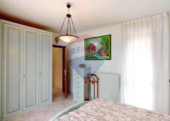 Camera / camera da letto - Villa Via Enrico Toti
 
350, Caronno Pertusella - foto 15