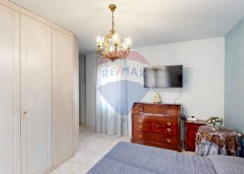 Camera / camera da letto - Villa Via Enrico Toti
 
350, Caronno Pertusella - foto 24