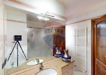 Bagno - Villa Via Enrico Toti
 
350, Caronno Pertusella - foto 32