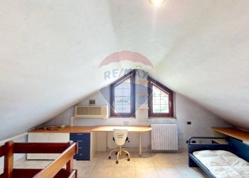 Camera / camera da letto - Villa Via Enrico Toti
 
350, Caronno Pertusella - foto 33