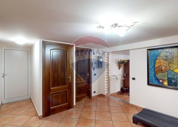 Hall / corridoio - Villa Via Enrico Toti
 
350, Caronno Pertusella - foto 42