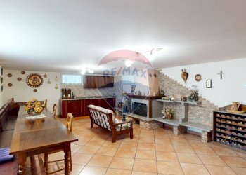 Sala da pranzo - Villa Via Enrico Toti
 
350, Caronno Pertusella - foto 44