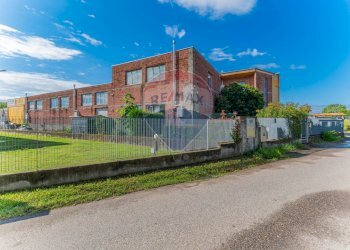 Casa all\'aperto - Capannone BONICALZA, Cassano Magnago - foto 2