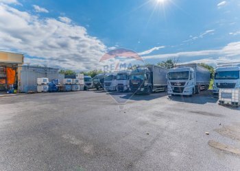 Edificio all\'aperto - Capannone BONICALZA, Cassano Magnago - foto 3