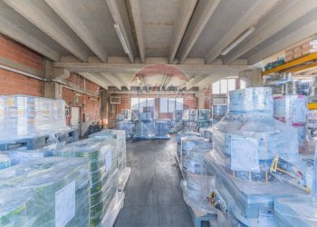 Dispensa di stoccaggio - Capannone BONICALZA, Cassano Magnago - foto 18