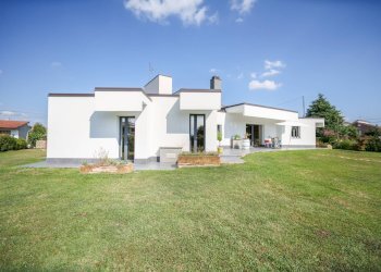 Foto 1 - Villa Strada dell'Alpina
 
76, San Benigno Canavese - foto 1