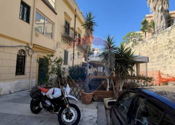Edificio all\'aperto - Commercial Premises VIA DEL BASTIONE
 
22, Palermo - photo 3