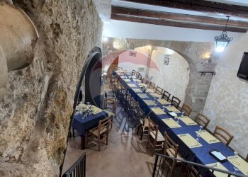 Scale - Commercial Premises VIA DEL BASTIONE
 
22, Palermo - photo 9