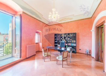 Sala da pranzo - Independent house Piazza Santa Maria Del Campo
 
12, Bari - photo 4