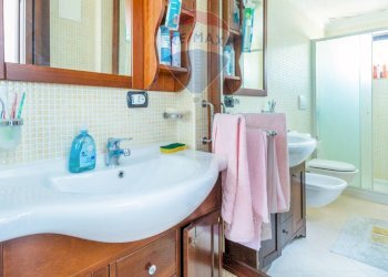 Bagno - Independent house Piazza Santa Maria Del Campo
 
12, Bari - photo 9