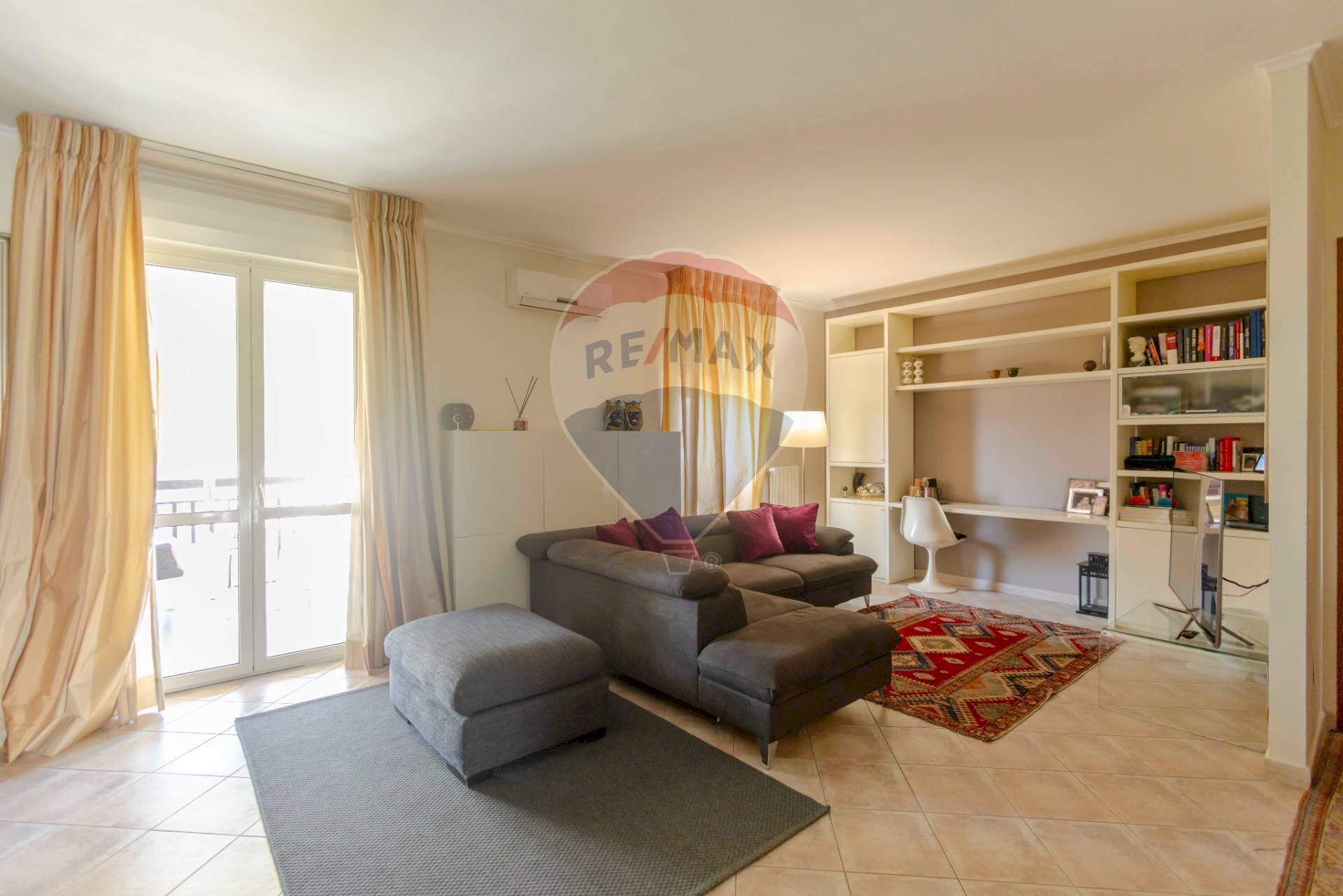 Soggiorno - Quadrilocale Via Antonio De Curtis
 
9, Bari - foto 2