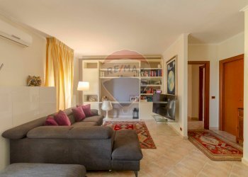 Soggiorno - Quadrilocale Via Antonio De Curtis
 
9, Bari - foto 1