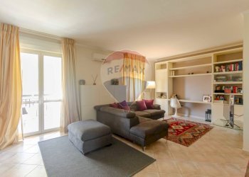 Soggiorno - Quadrilocale Via Antonio De Curtis
 
9, Bari - foto 2