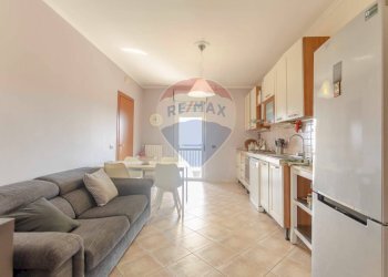 Sala da pranzo - Quadrilocale Via Antonio De Curtis
 
9, Bari - foto 8