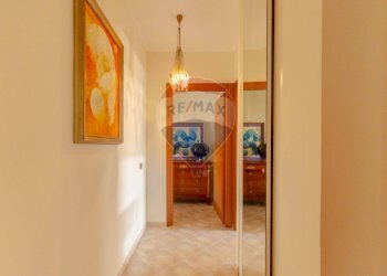 Hall / corridoio - Quadrilocale Via Antonio De Curtis
 
9, Bari - foto 12