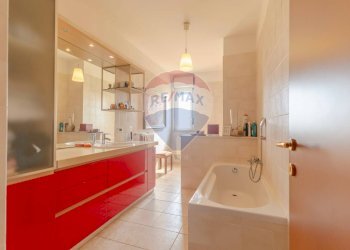 Bagno - Quadrilocale Via Antonio De Curtis
 
9, Bari - foto 15