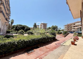 Foto 14 - Shop via John Fitzgerald Kennedy
 
51, Acireale - photo 14