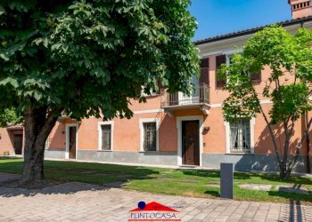 Facciata - Villa via San Giacomo, 1, Busca - foto 3