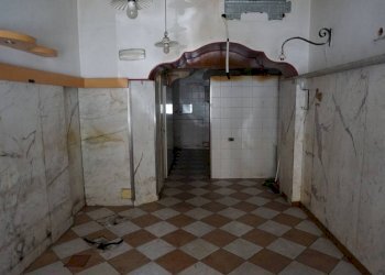 Interno non residenziale - Negozio via Luigi Dottesio, 56r, Genova (zona Sampierdarena) - foto 3