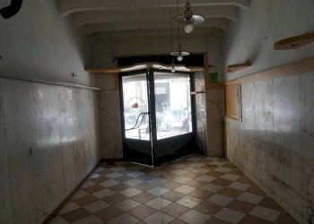 Interno non residenziale - Negozio via Luigi Dottesio, 56r, Genova (zona Sampierdarena) - foto 4