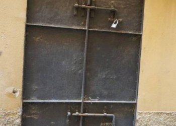 Magazzino - Negozio via Luigi Dottesio, 56r, Genova (zona Sampierdarena) - foto 10