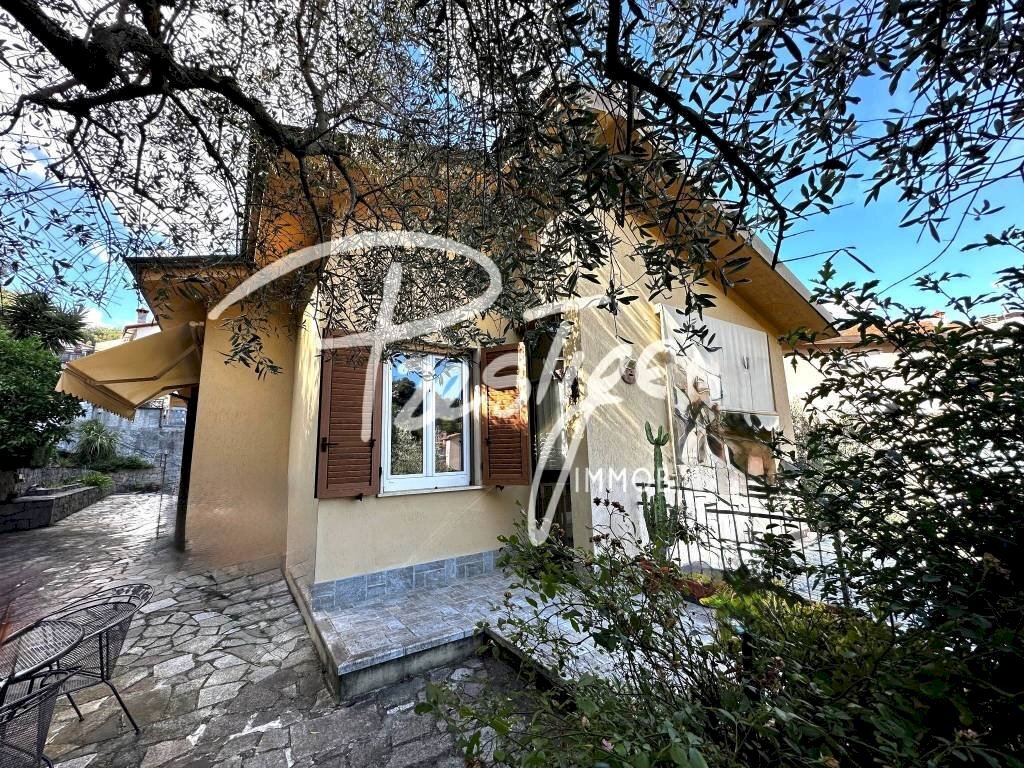 Giardino - Villa via Proffiano, La Spezia - foto 1