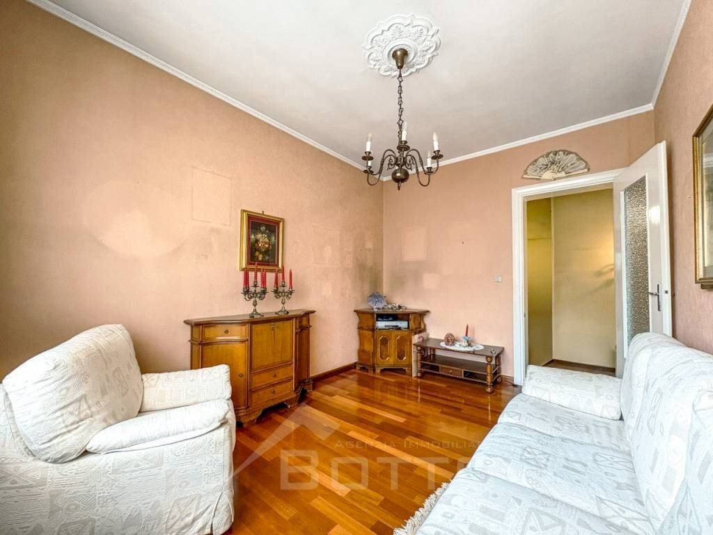 Salone - Trilocale corso ROLANDI 14, Quarona - foto 1