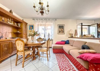 Salone - Casa indipendente vicolo Ardito 9, Gattinara - foto 1