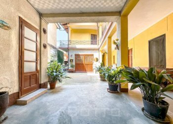 Interno palazzo - Casa indipendente vicolo Ardito 9, Gattinara - foto 2