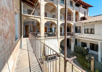 Cortile interno - Monolocale via Gioberti, 30, Gattinara - foto 2